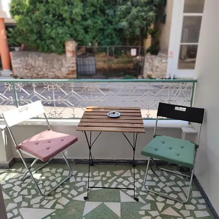 ευχάριστο σπίτι στο κέντρο της πόλης του ναυπλίου. *