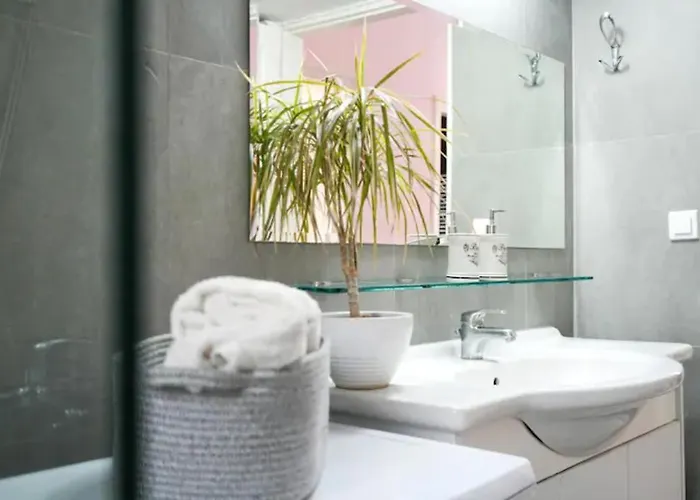 Апартаменты ευχάριστο σπίτι στο κέντρο της πόλης του ναυπλίου. Нафплион