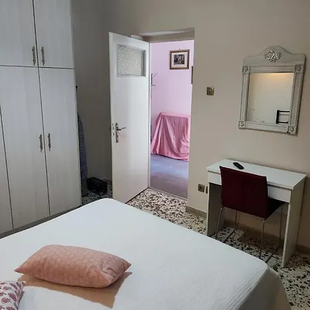 ευχάριστο σπίτι στο κέντρο της πόλης του ναυπλίου. *