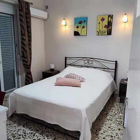 ευχάριστο σπίτι στο κέντρο της πόλης του ναυπλίου. Apartmán Nafplio