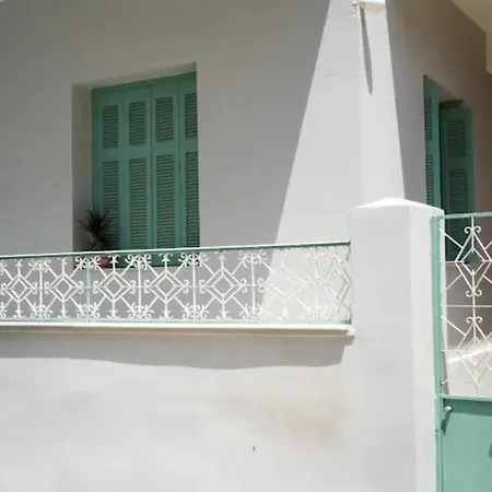 ευχάριστο σπίτι στο κέντρο της πόλης του ναυπλίου. *