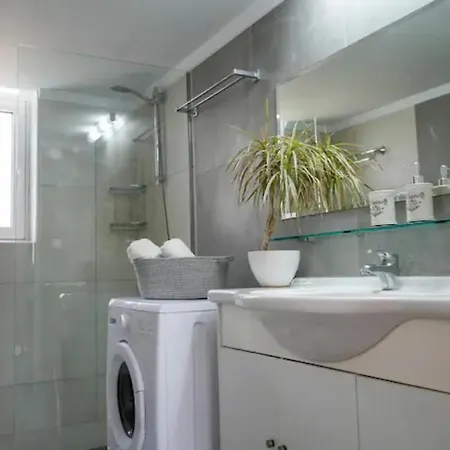 ευχάριστο σπίτι στο κέντρο της πόλης του ναυπλίου. Apartmán Nafplio